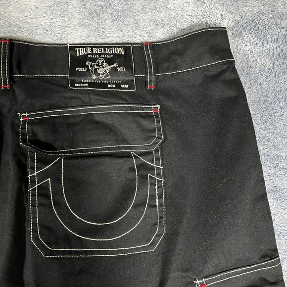 True Religion Mens Jet Black Cargo Shorts White Contrast Stitch Size 44 NWT - Picture 14 of 16